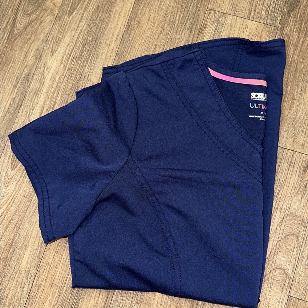 Scrub shirt